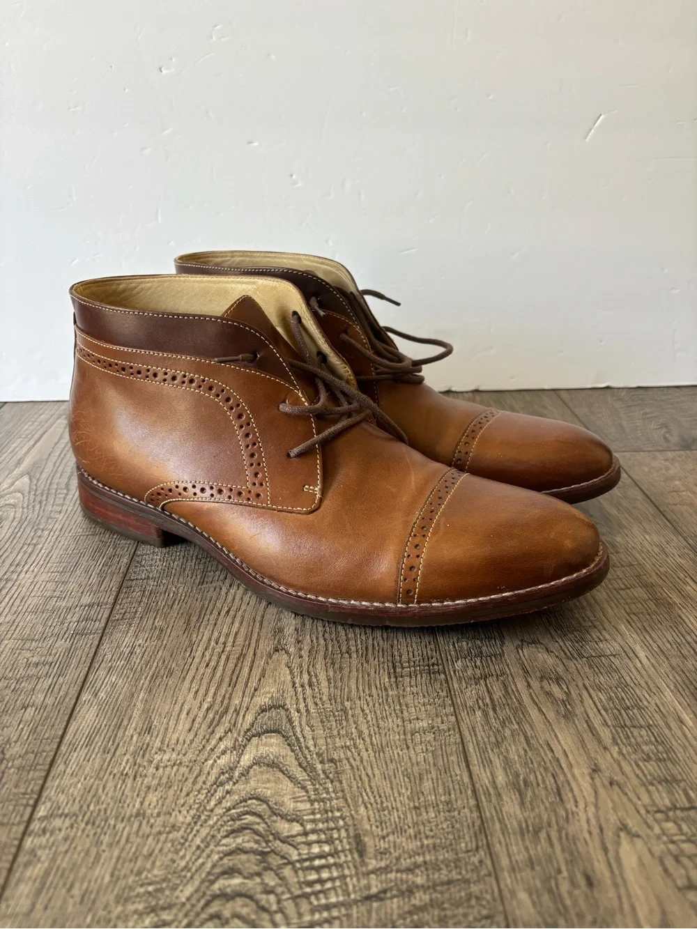 Johnston & Murphy Tan Leather Cap-Toe Chukka Boots